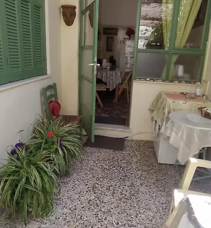Apartment Pireas Port Next To Metro Artistic House *