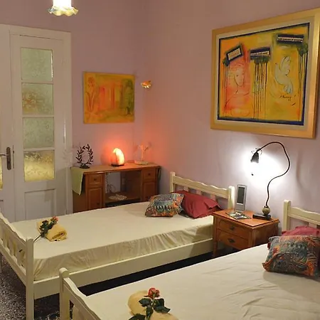 Apartment Pireas Port Next To Metro Artistic House