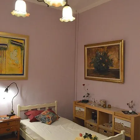 Apartment Pireas Port Next To Metro Artistic House